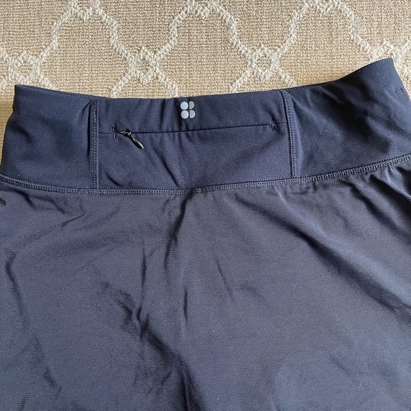 Sweaty Betty. Exercise Capri with skirt. Athletic. - Picture 2 of 3